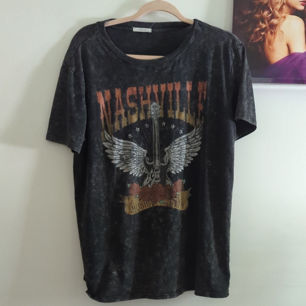Nashville Graphic Dark Gray Women's Band T Shirt Size Small Oversized T Shirt